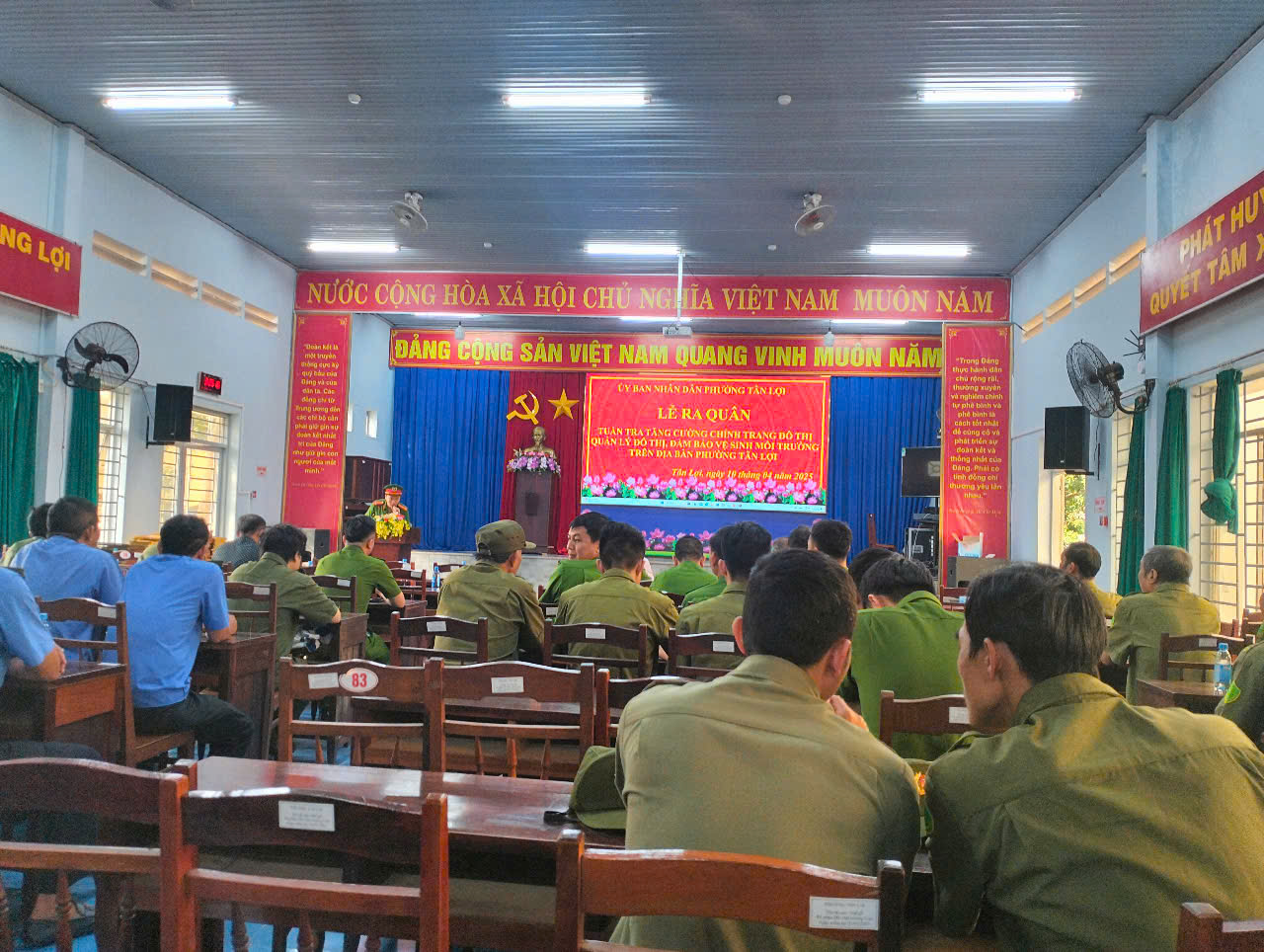 ỦY BAN NHÂN DÂN PHƯỜNG TÂN LỢI TỔ CHỨC LỄ RA QUÂN TĂNG CƯỜNG ĐẢM BẢO TRẬT TỰ ĐÔ THỊ, VỆ SINH MÔI TRƯỜNG TRÊN ĐỊA BÀN PHƯỜNG